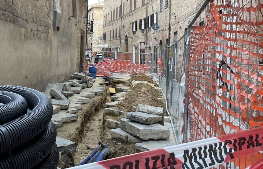 Siena, scheletro umano ritrovato in via Camollia