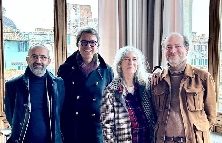 In attesa di 'Musica per la Pace 2023' Patti Smith in visita a Siena