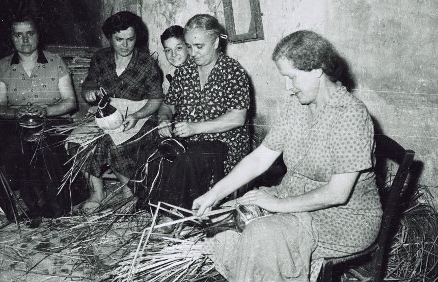 Le Fiascaie, il duro lavoro a domicilio delle donne in Valdelsa