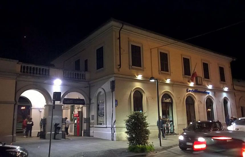 Litigio in piazza Gramsci a Castelfiorentino, salta fuori anche un coltello