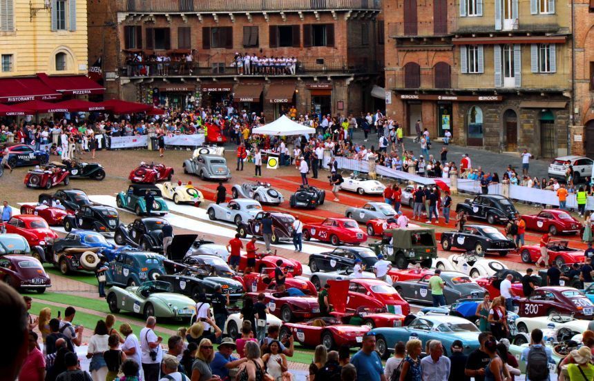 Mille Miglia, il 14 Giugno passaggio in piazza del Campo