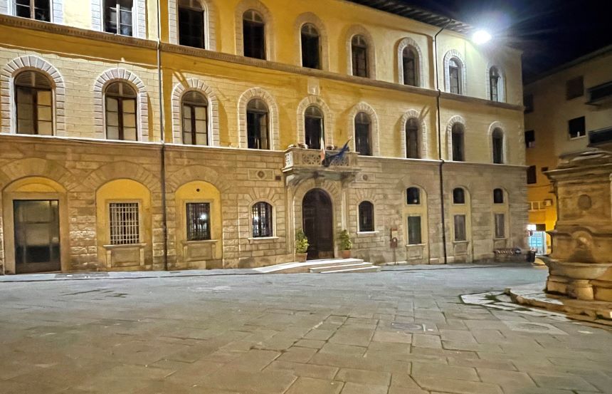 Tensioni notturne a Poggibonsi: due risse in pochi giorni nel centro storico