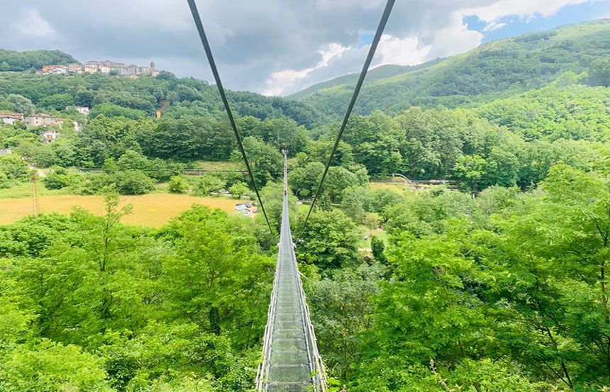 Il Ponte sospeso delle Ferriere: emozioni e storia a San Marcello Piteglio